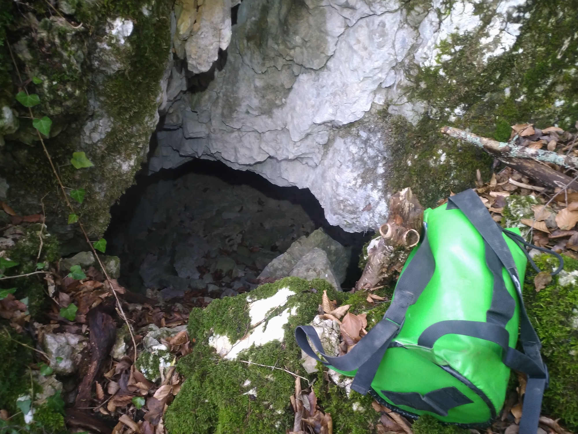 Peștera Nr.4 din Valea Comarnic - Image 1